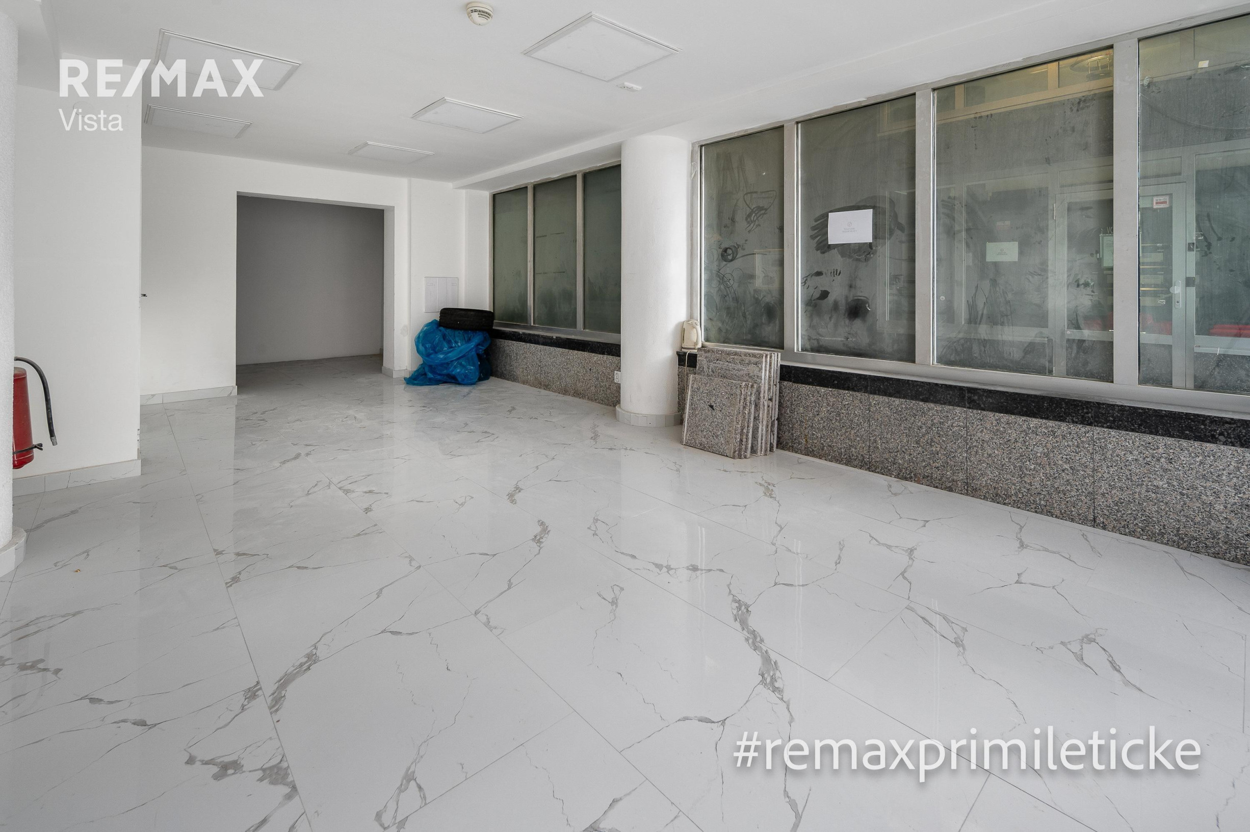 Komerčný priestor s výkladom do dvoch strán v centre Bratislavy