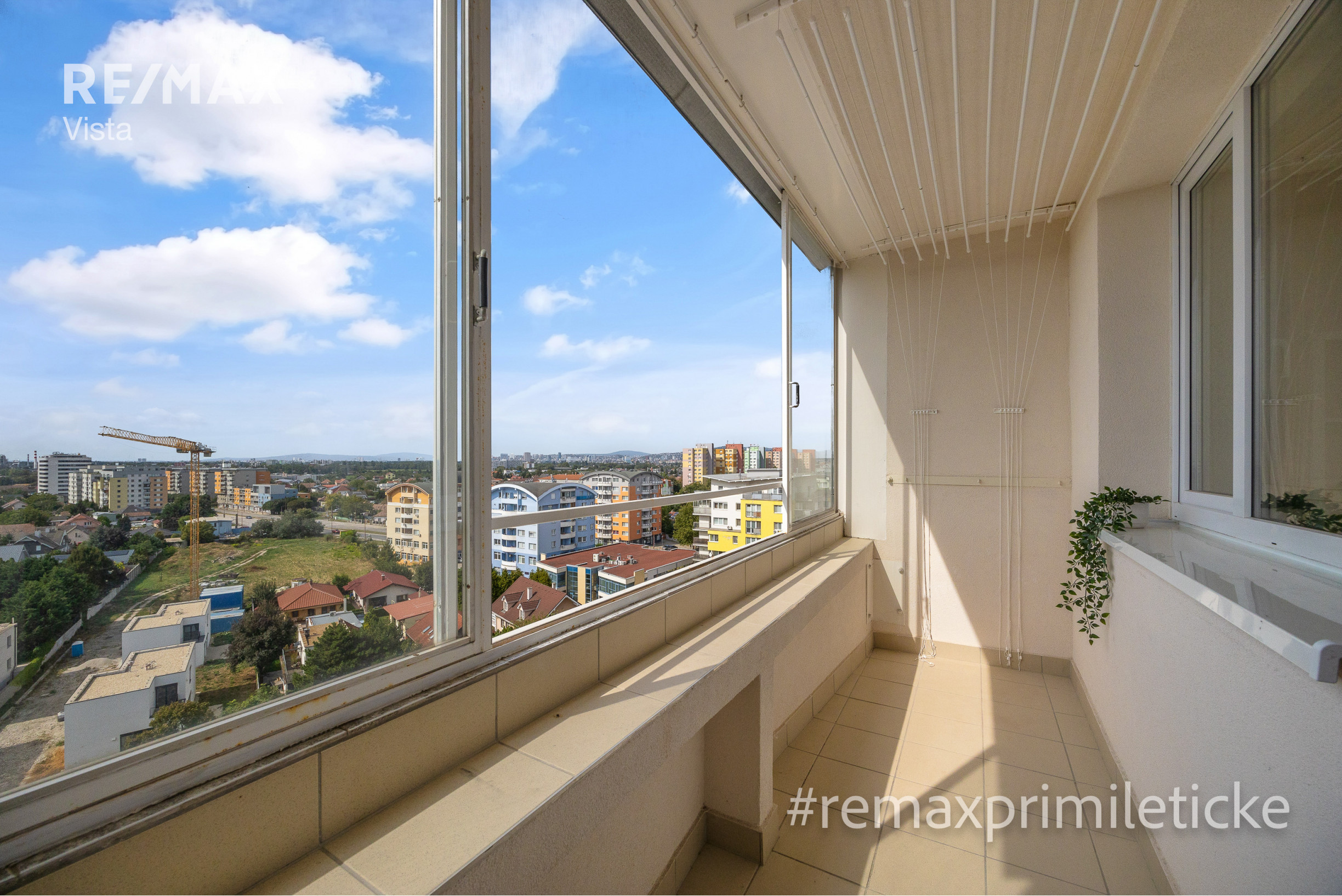 Prenajaté - Na prenájom 3-izb byt s veľkou lodžiou a skvelým výhľadom