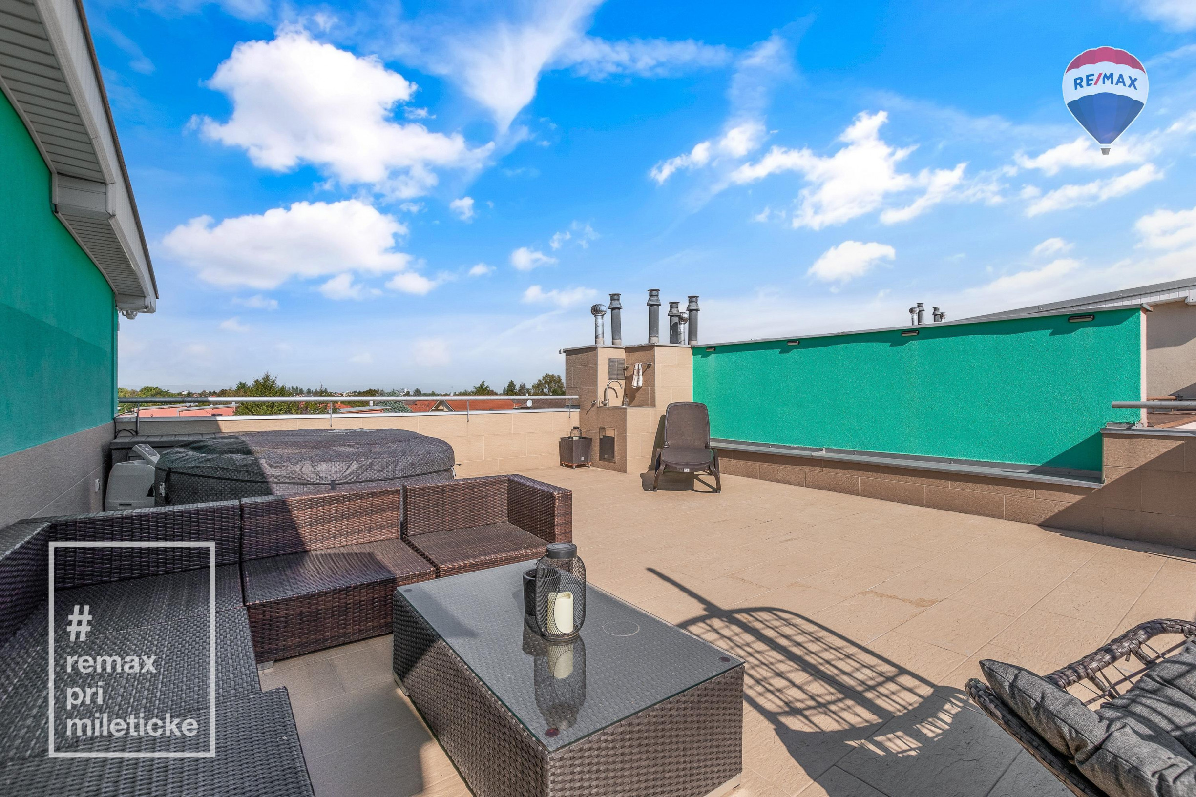 Na predaj veľkometrážny mezonet s terasou a garážou