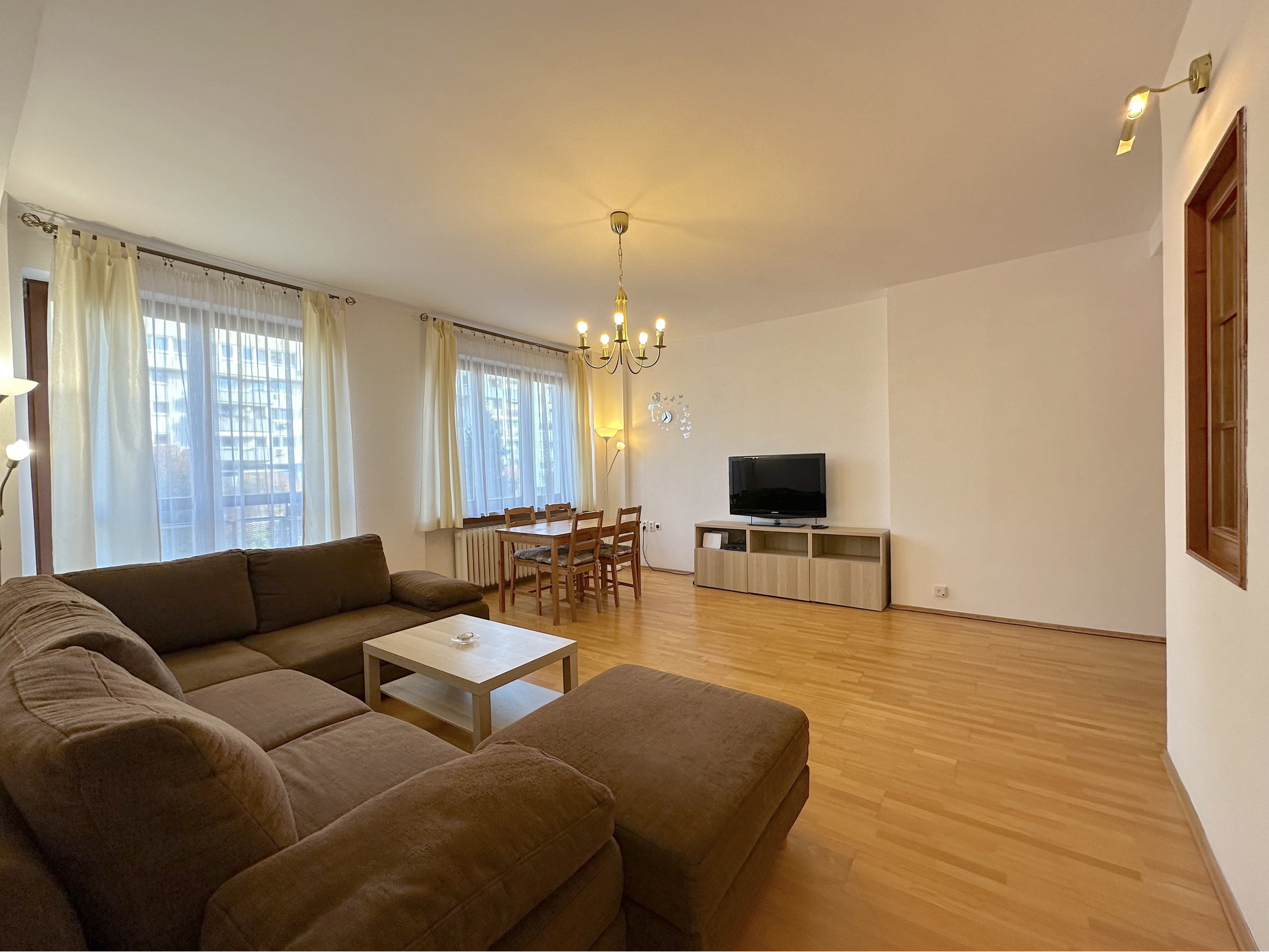 PRENÁJOM - 2,5izb. byt - Nám. M. Benku, BA I, voľný ihneď