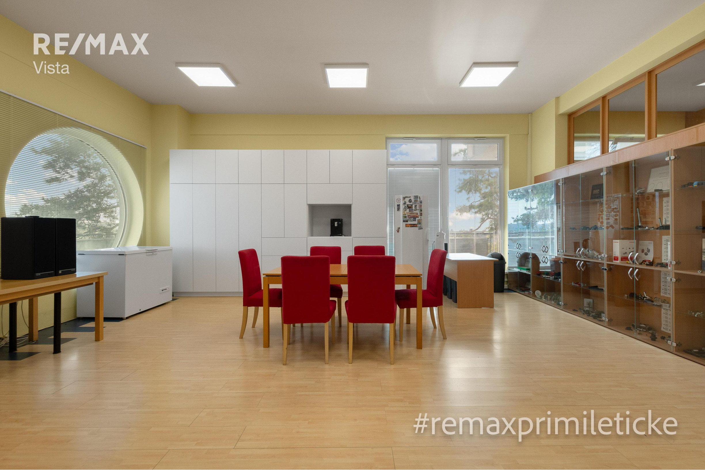 Na prenájom komerčné priestory