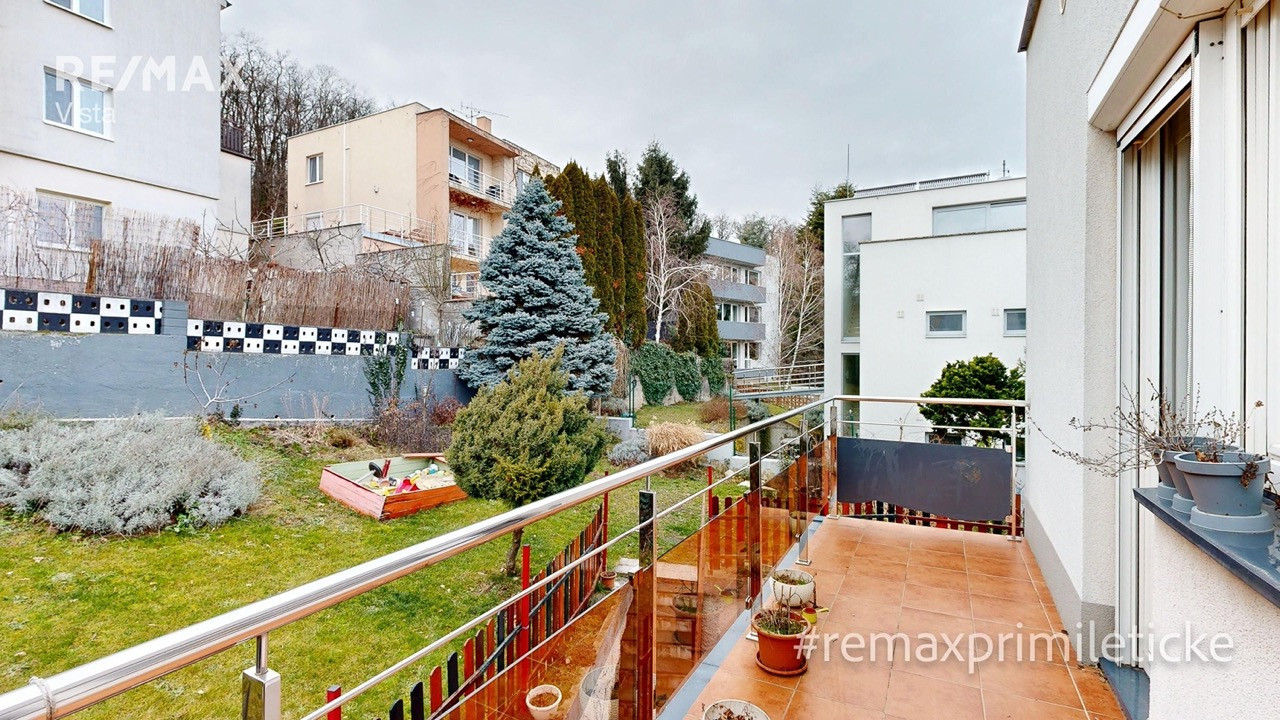 NOVÁ PONUKA - Na predaj priestranný rodinný dom priamo pod lesom