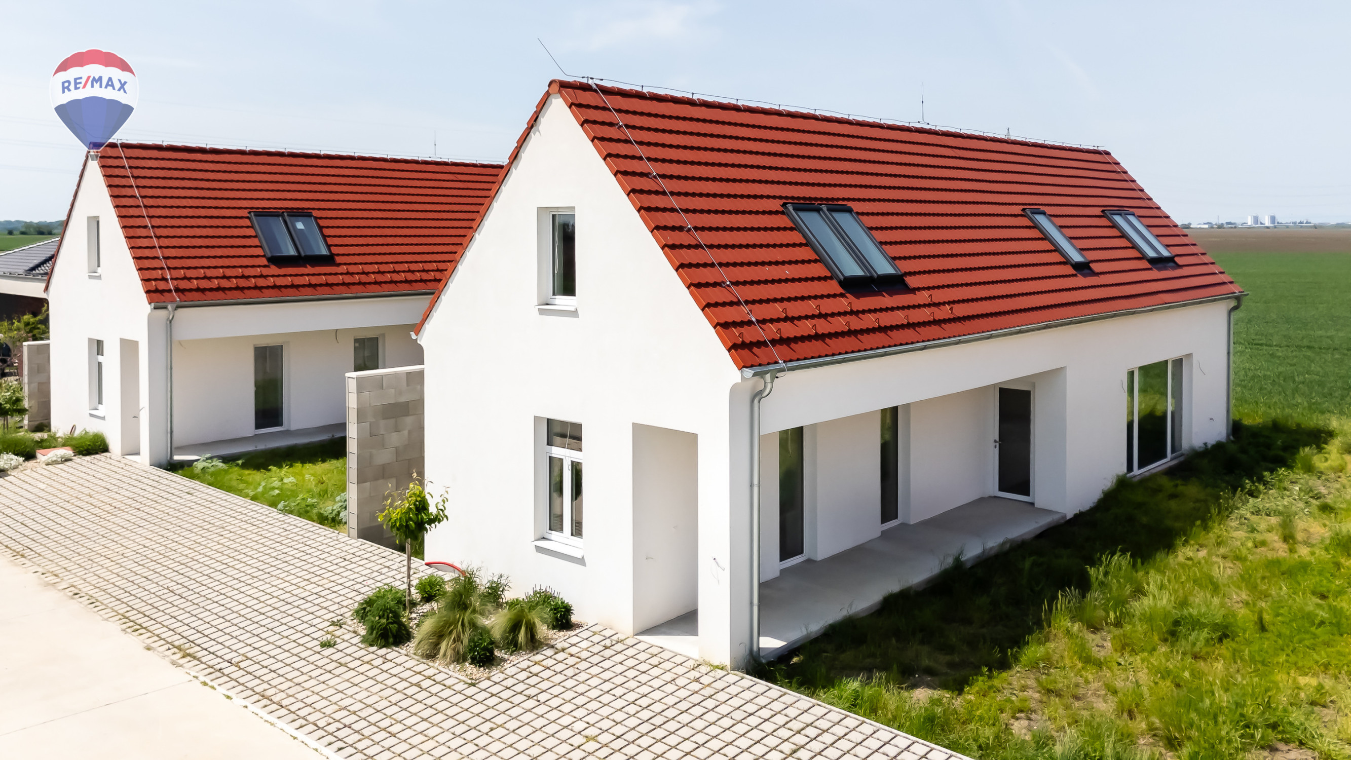 Moderný vidiecky dom v Topoľnici – bývanie i podnikanie v jednom!