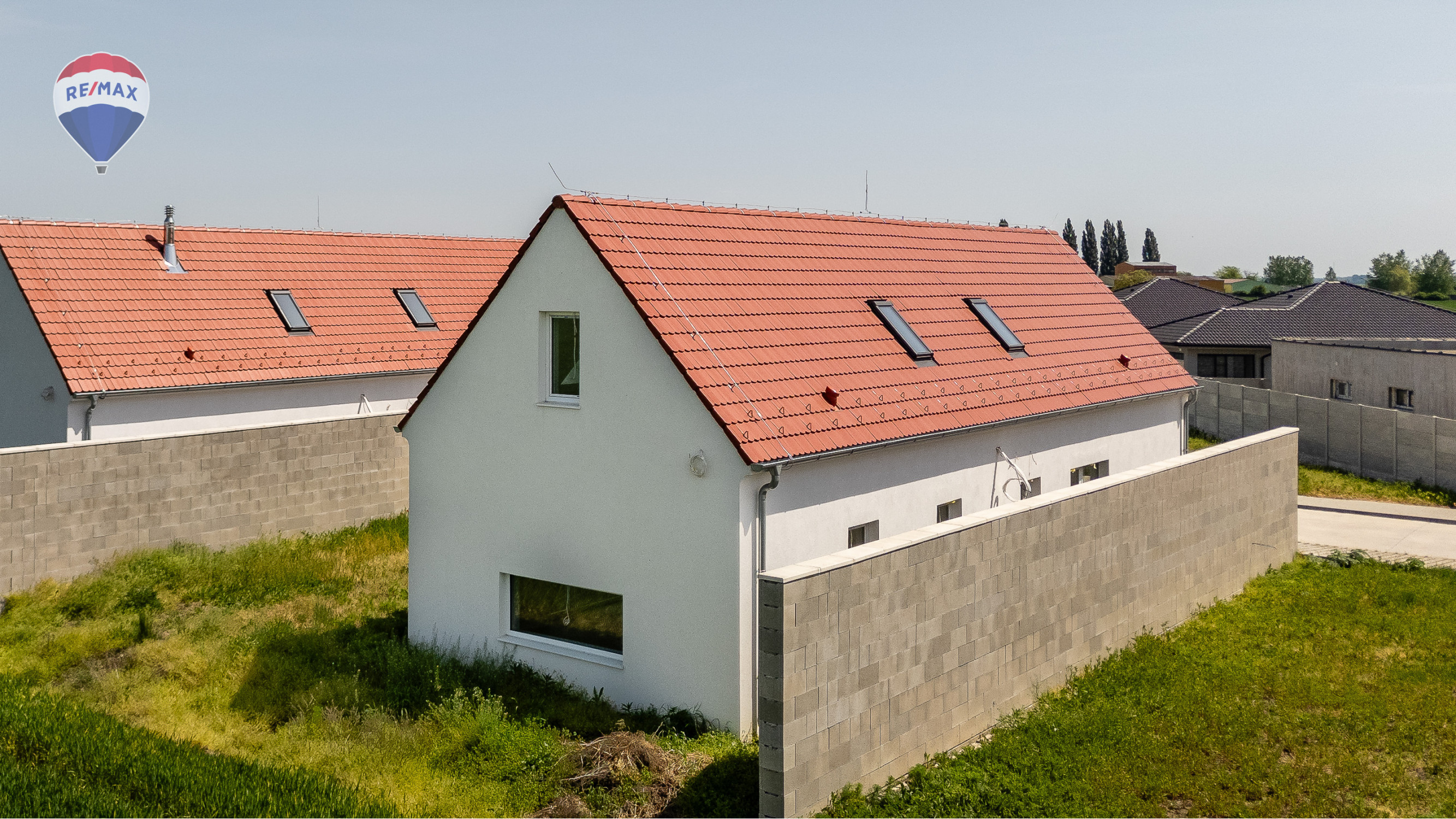 Moderný vidiecky dom v Topoľnici – bývanie i podnikanie v jednom!