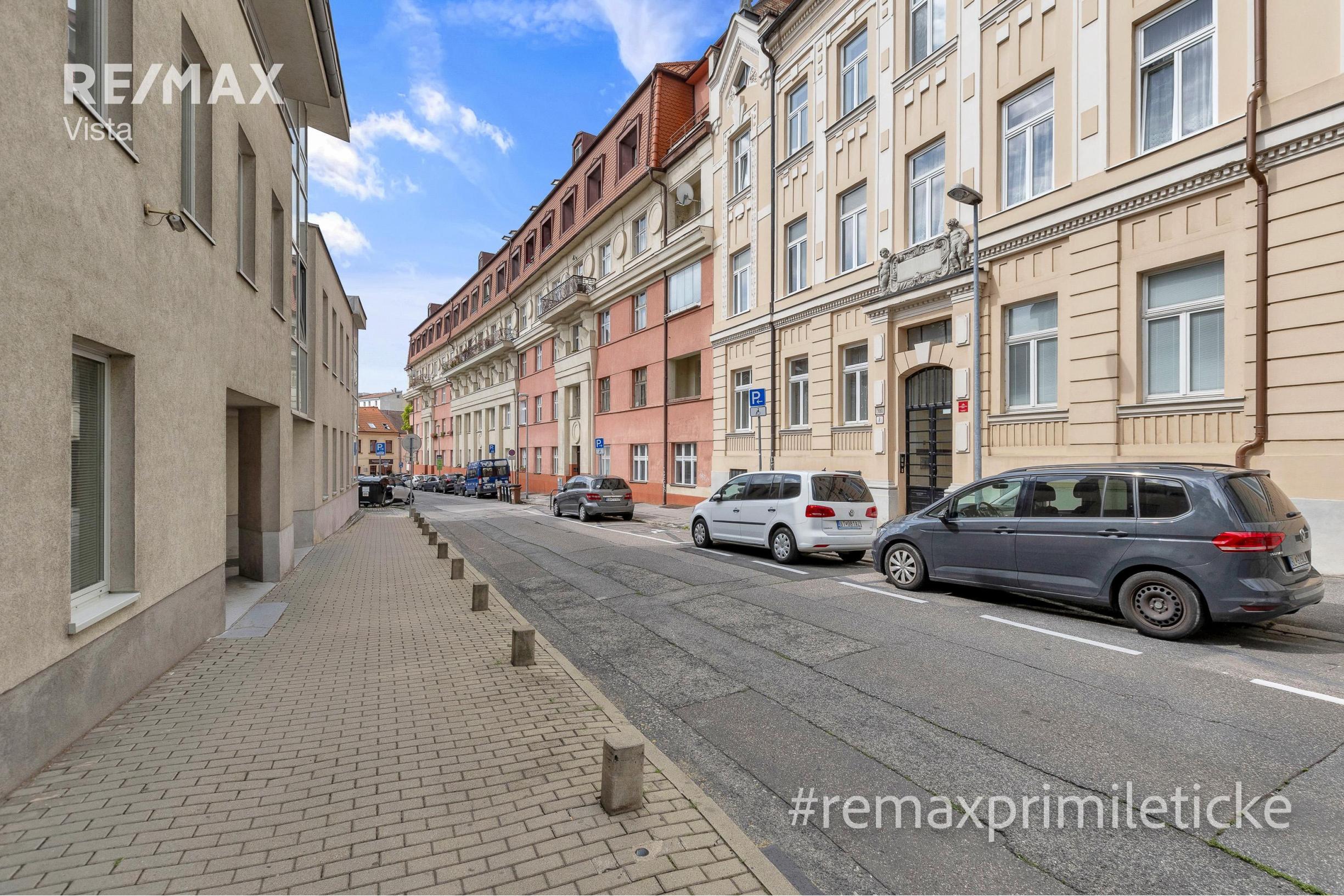 NA PREDAJ 3-izbový mezanín v Starom Meste pod hradom