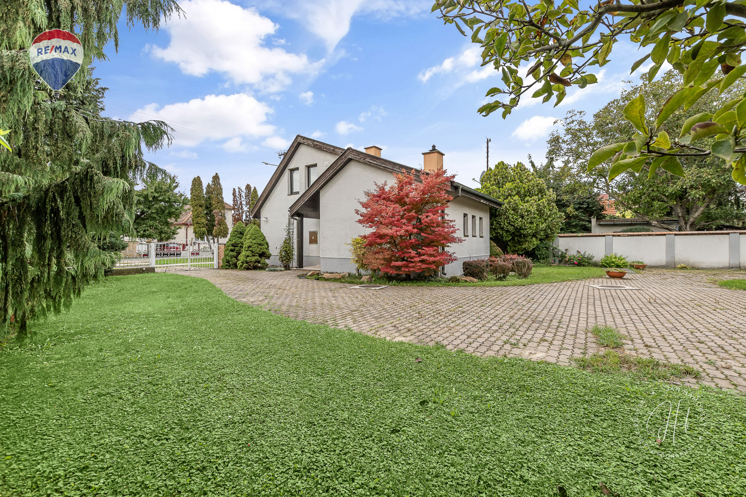 RODINNÝ DOM S VEĽKORYSÝM POZEMKOM 2987 m² – PÁC PRI CÍFERI