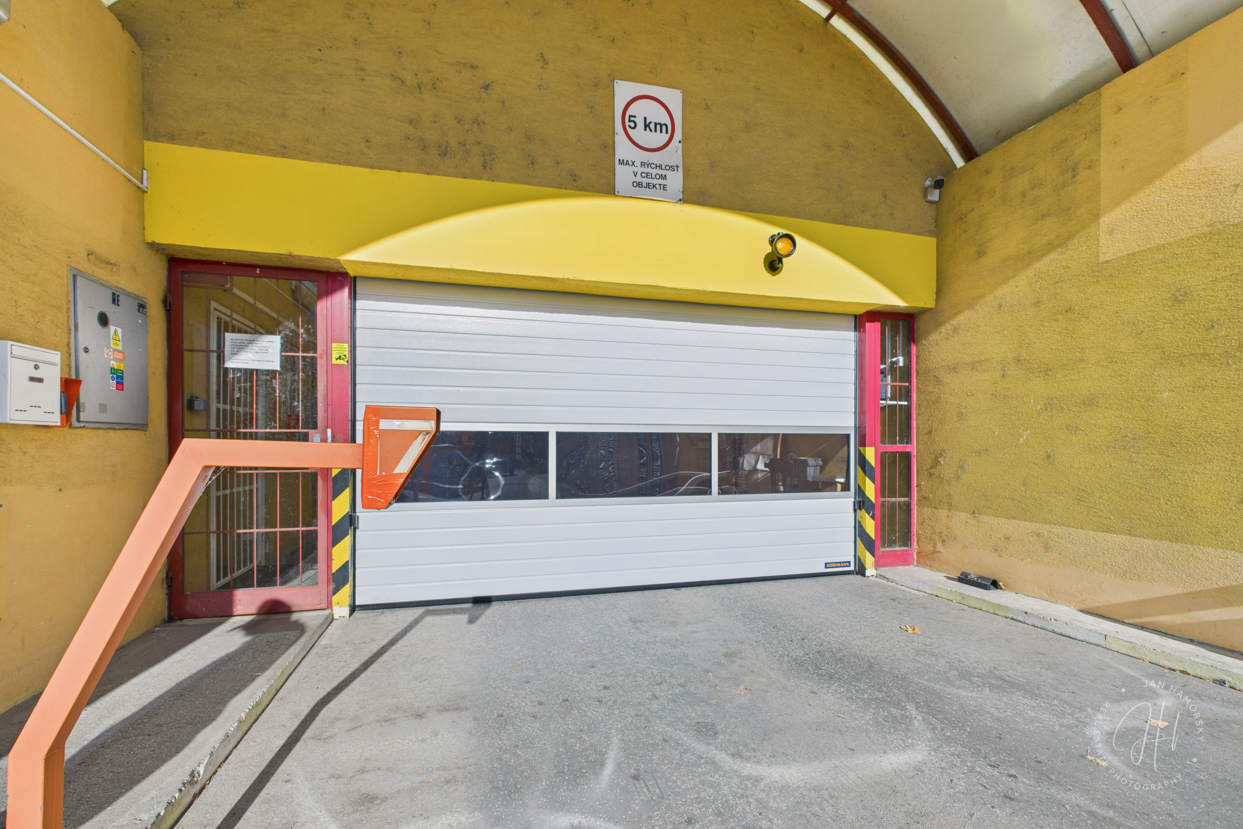 Prenájom garáže 17 m2, Bratislava - Vrakuňa