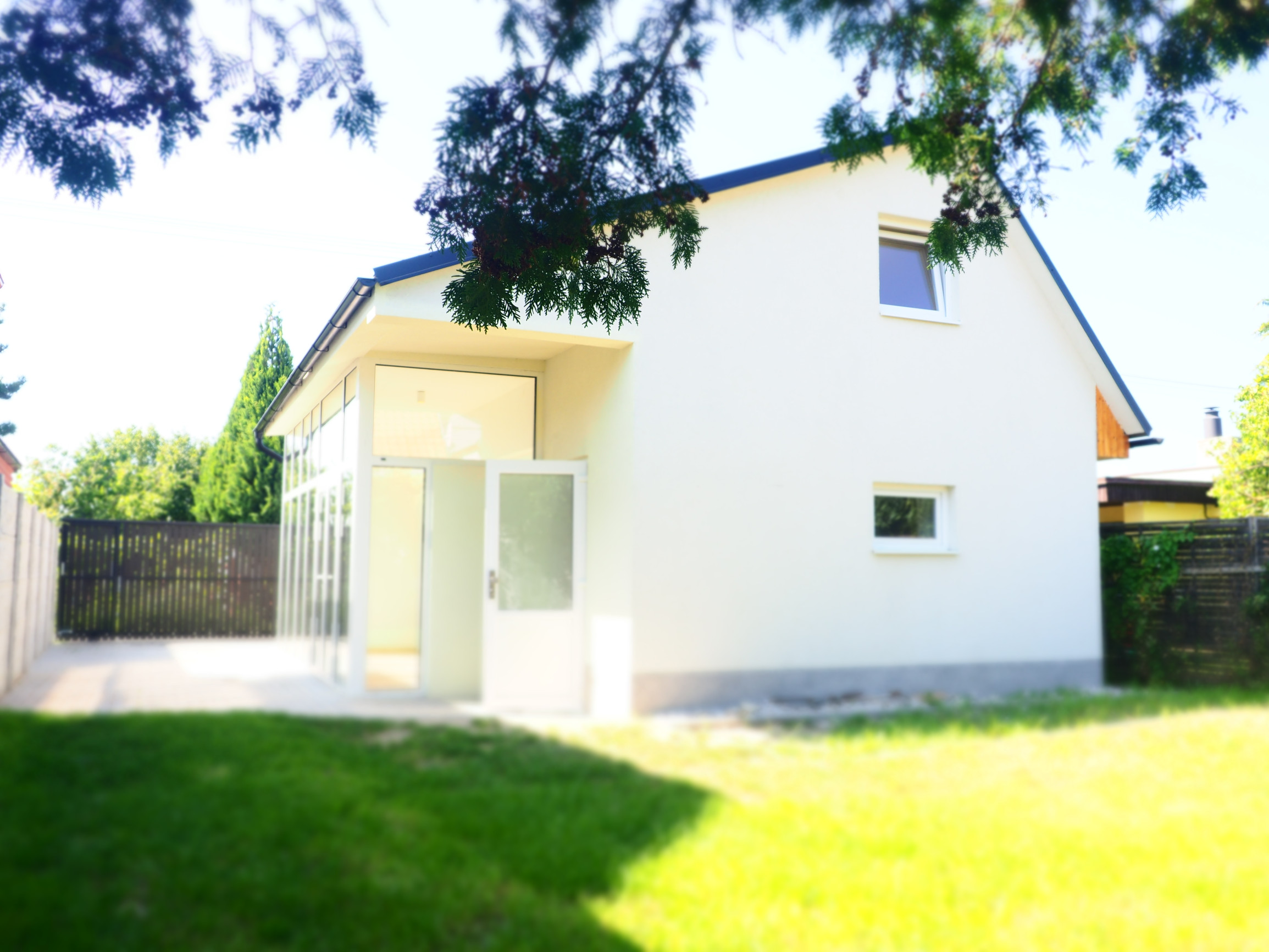 PREDAJ: Chata celoroč. obyv.3-izb.,62m2,poz. 177m2,Súkromie,Zaskl.terasa,Bratislava/Vajnorské jazerá