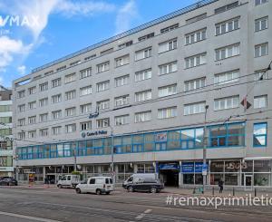 Komerčný priestor s výkladom do dvoch strán v centre Bratislavy