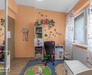 Na predaj veľkometrážny mezonet s terasou a garážou