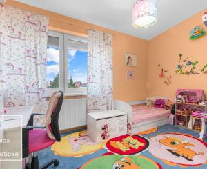 Na predaj veľkometrážny mezonet s terasou a garážou