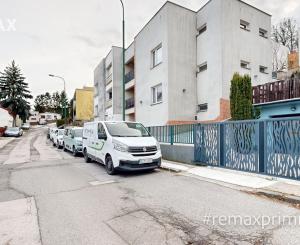 NOVÁ PONUKA - Na predaj priestranný rodinný dom priamo pod lesom