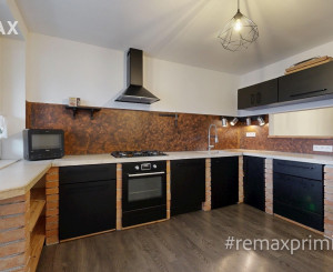 NOVÁ PONUKA - Na predaj priestranný rodinný dom priamo pod lesom