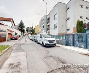 NOVÁ PONUKA - Na predaj priestranný rodinný dom priamo pod lesom