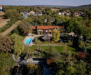 Na predaj exkluzívna usadlosť s nekonečnými možnosťami využitia!