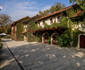 Na predaj exkluzívna usadlosť s nekonečnými možnosťami využitia!