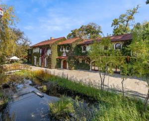 Na predaj exkluzívna usadlosť s nekonečnými možnosťami využitia!