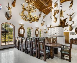 Na predaj exkluzívna usadlosť s nekonečnými možnosťami využitia!