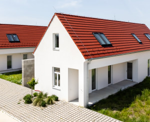 Moderný vidiecky dom v Topoľnici – bývanie i podnikanie v jednom!