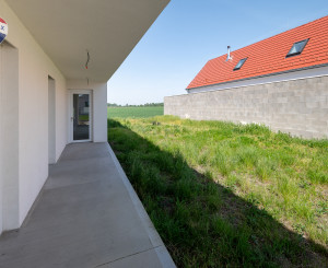 Moderný vidiecky dom v Topoľnici – bývanie i podnikanie v jednom!