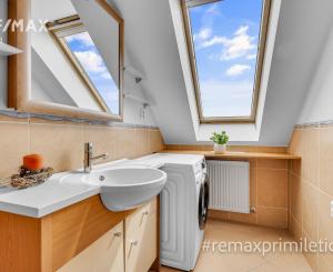 NA PREDAJ 3-izbový mezanín v Starom Meste pod hradom