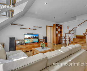 NA PREDAJ 3-izbový mezanín v Starom Meste pod hradom