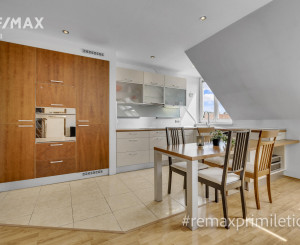 NA PREDAJ 3-izbový mezanín v Starom Meste pod hradom