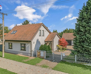 RODINNÝ DOM S VEĽKORYSÝM POZEMKOM 2987 m² – PÁC PRI CÍFERI