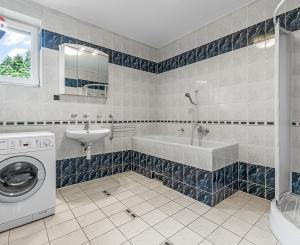 RODINNÝ DOM S VEĽKORYSÝM POZEMKOM 2987 m² – PÁC PRI CÍFERI