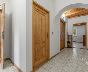 RODINNÝ DOM S VEĽKORYSÝM POZEMKOM 2987 m² – PÁC PRI CÍFERI