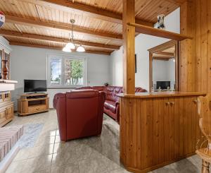 RODINNÝ DOM S VEĽKORYSÝM POZEMKOM 2987 m² – PÁC PRI CÍFERI