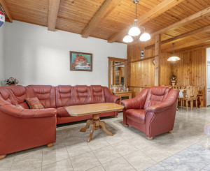 RODINNÝ DOM S VEĽKORYSÝM POZEMKOM 2987 m² – PÁC PRI CÍFERI