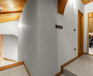 RODINNÝ DOM S VEĽKORYSÝM POZEMKOM 2987 m² – PÁC PRI CÍFERI