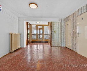 Rodinny dom s veľkým pozemkom v centre obce