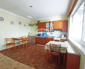 TICHÉ BÝVANIE V SRDCI MALÝCH KARPÁT – 4-IZBOVÝ DOM V DUBOVEJ