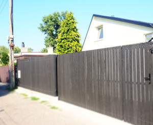 PREDAJ: Chata celoroč. obyv.3-izb.,62m2,poz. 177m2,Súkromie,Zaskl.terasa,Bratislava/Vajnorské jazerá
