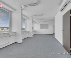 Priestranné kancelárske priestory 300 m² na prenájom | Pestovateľská ulica, Bratislava – Ružinov