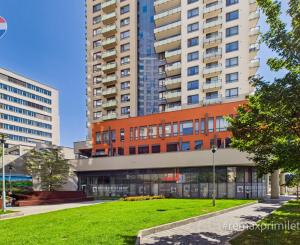 Priestranný 2-izbový byt s balkónom, parkovaním, Jarabinková