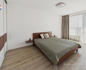 Priestranný 2-izbový byt s balkónom, parkovaním, Jarabinková