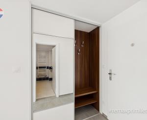 Priestranný 2-izbový byt s balkónom, parkovaním, Jarabinková