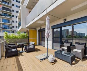 Priestranný 2-izbový byt, 46 m² s terasou a parkovaním