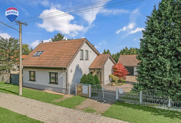 RODINNÝ DOM S VEĽKORYSÝM POZEMKOM 2987 m² – PÁC PRI CÍFERI
