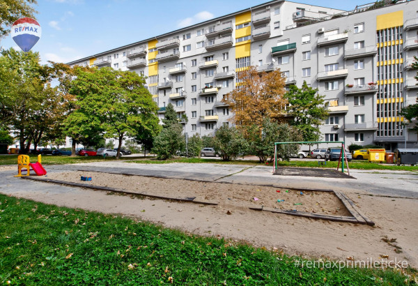 NA PREDAJ 1-izbový byt na Trenčianskej ulici