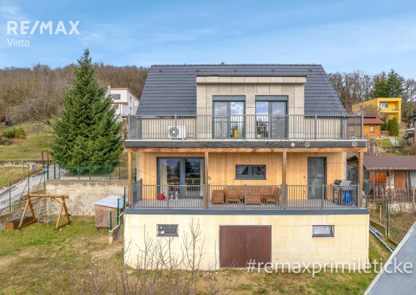 Na predaj moderný pasívny drevodom pod lesom