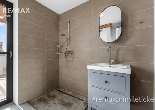 Na predaj moderný pasívny drevodom pod lesom