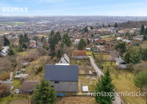 Na predaj moderný pasívny drevodom pod lesom