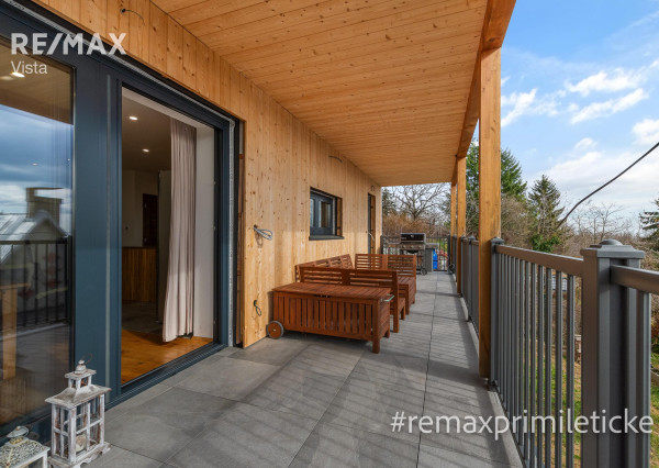 Na predaj moderný pasívny drevodom pod lesom