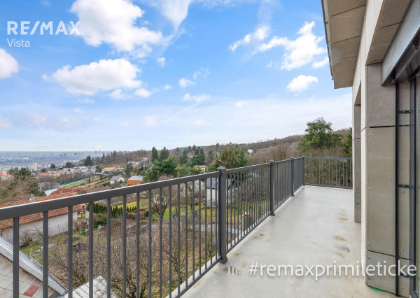 Na predaj moderný pasívny drevodom pod lesom