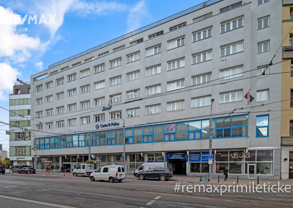 Komerčný priestor s výkladom do dvoch strán v centre Bratislavy