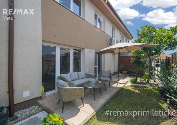 KRÁSNE RODINNÉ BÝVANIE V SÚKROMÍ - ROVINKA, Riečna ul.